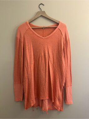 Mododoc Coral Long-Sleeve V-Neck Tunic Top